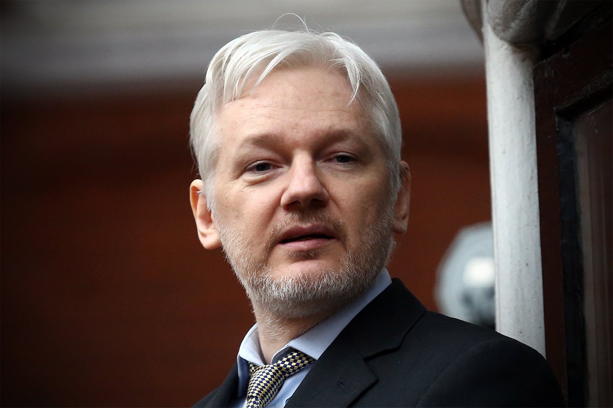 Ecuador busca salida a largo asilo de Julian Assange en su embajada en Londres bit.ly/2mmh5FD @MegaTVLive