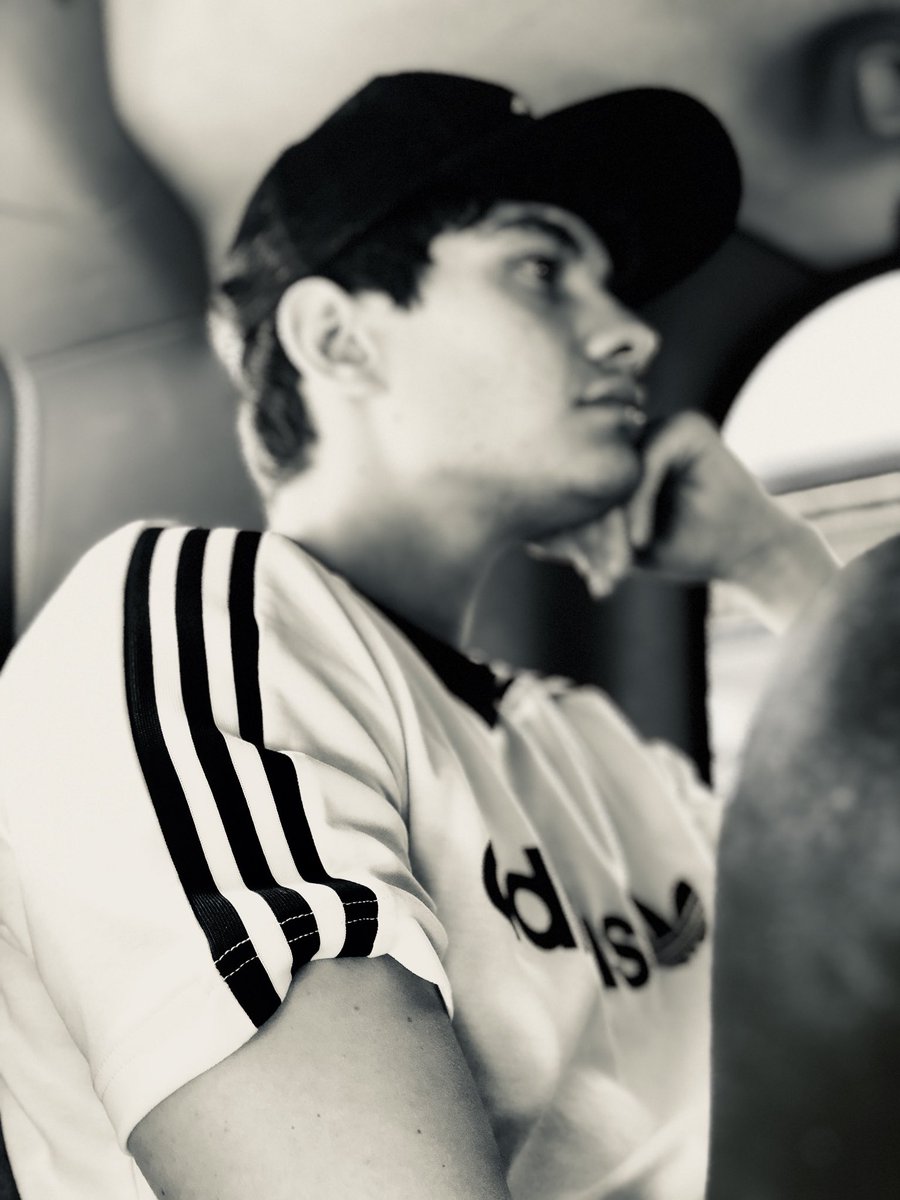 alongmusic's tweet photo. Siento que los nervios se avecinan... https://t.co/txK7nzpRFb