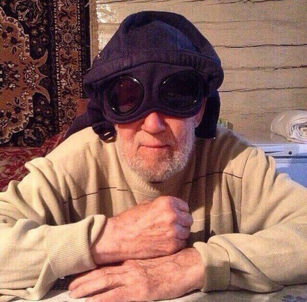 pushkin_blya1's tweet photo. Абау мой дед в теме 😂 https://t.co/x4USV9VyRV