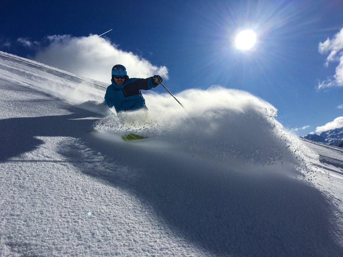Picture of the day! Fluffy powder, blue skies &amp; sun. Perfect paradise <a href="/LaPlagne/">La Plagne</a> #PowderDay #Ski #OffPiste #Alps #France #CreteCote #LaCabineSki