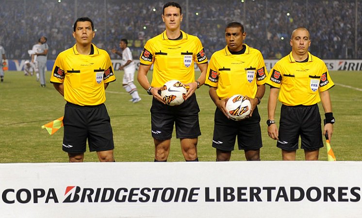 PARTIDO HISTÓRICO || (FOTO) Terna colombiana para el estreno de Macará en Copa Libertadores ecuagol.com/ecuagol/?n=118…