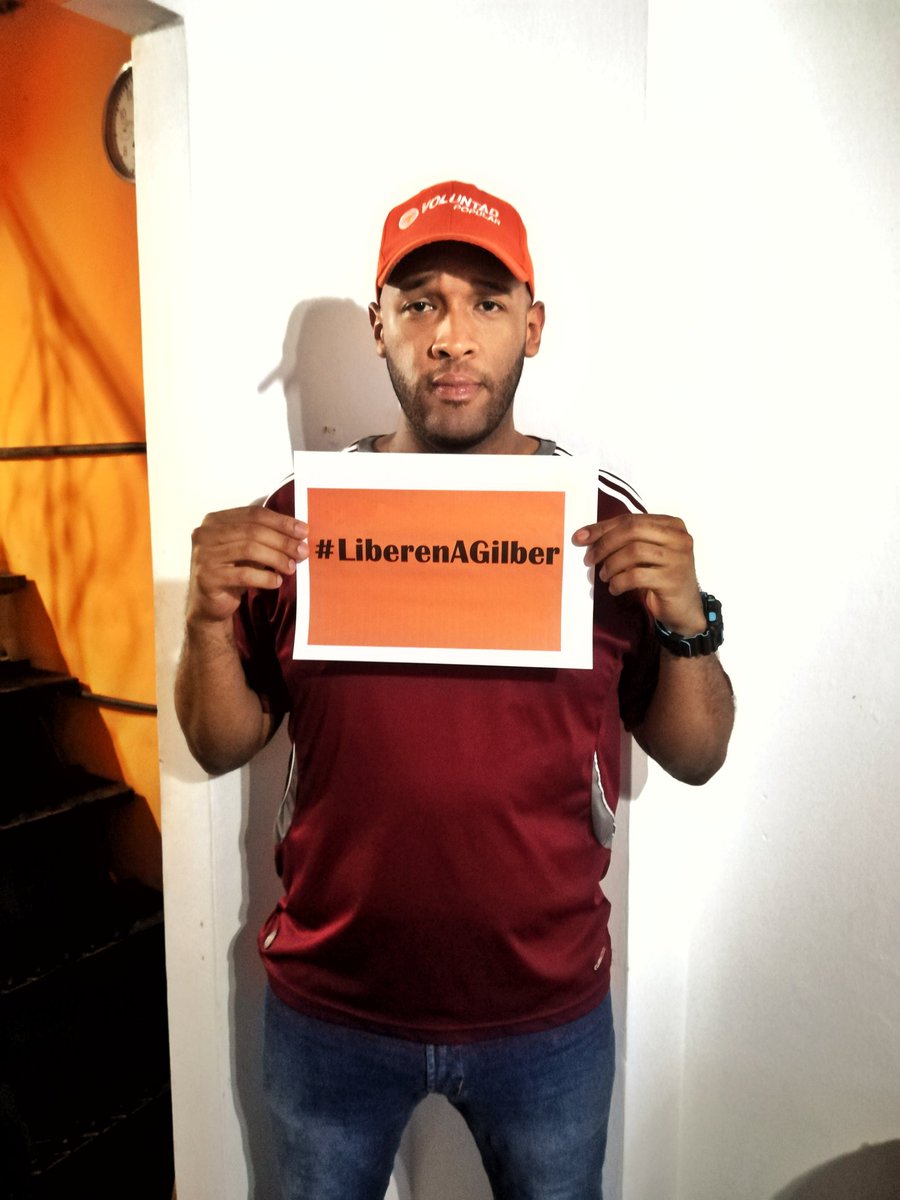 oscarhernandzgz's tweet photo. A 365  días de tu injusta detención nuestro mensaje de solidaridad para ti y tu familia hermano @gilbercaro Fuerza y Fe. #LiberenAGilber https://t.co/2eDzy4XYW6