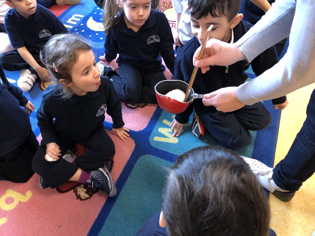 MrsE_DeBellis's tweet photo. #WeWonder how long does it take for our snowball to melt? We made predictions and checked every 20 minutes to measure the snowball and the amount of water in the pot!
Boy...you should have seen the excitement when those 20 minute buzzers went off during play! π #inquiryfun https://t.co/YiQKyrJXDL