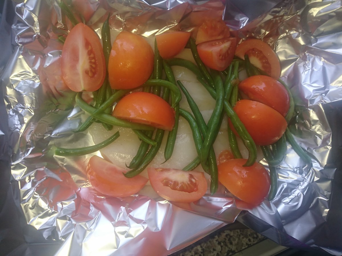 Lillyly09's tweet image. #codfillets #tomatoes #greenbeans #day2 #detox #HealthyEating