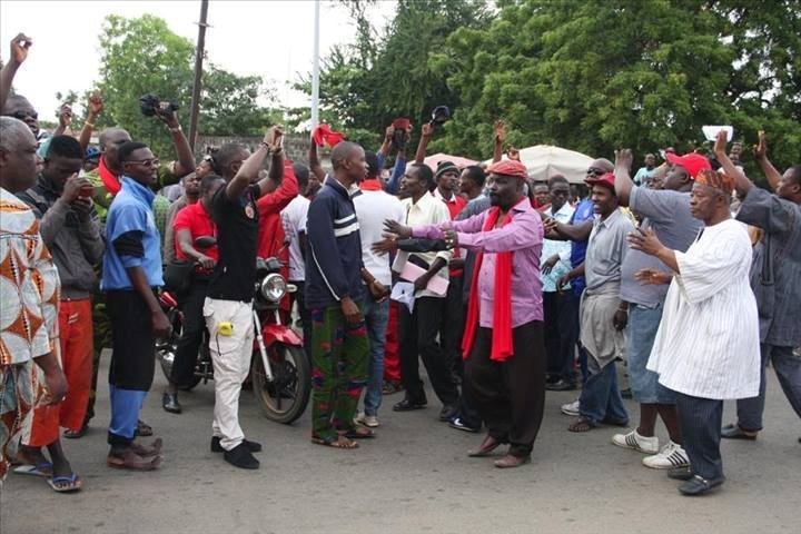 tacirsus's tweet photo. #Benin les #centralessyndicales ont convié leurs #militants à un #sitin demain devant le #parlementbeninois #vvaseho @Abpbj @ab_benin https://t.co/vmoR3nElu9
