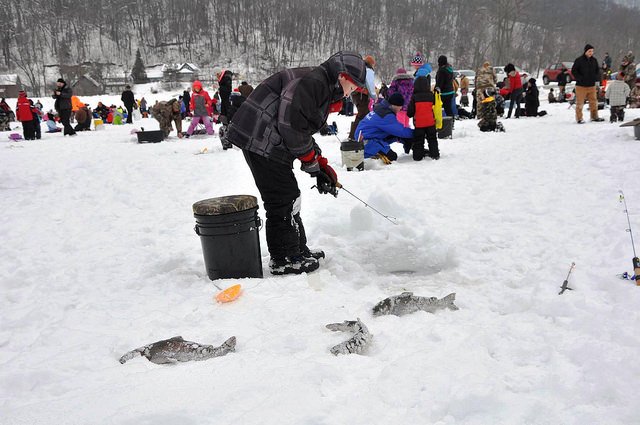 There's still time to sign up for the FREE Youth Advanced Ice Fishing field trip to North Lake on January 20th!  Children ages 10+ with prior fishing  experience are welcome to register for this educational program.  For more info visit: bit.ly/2msR1te