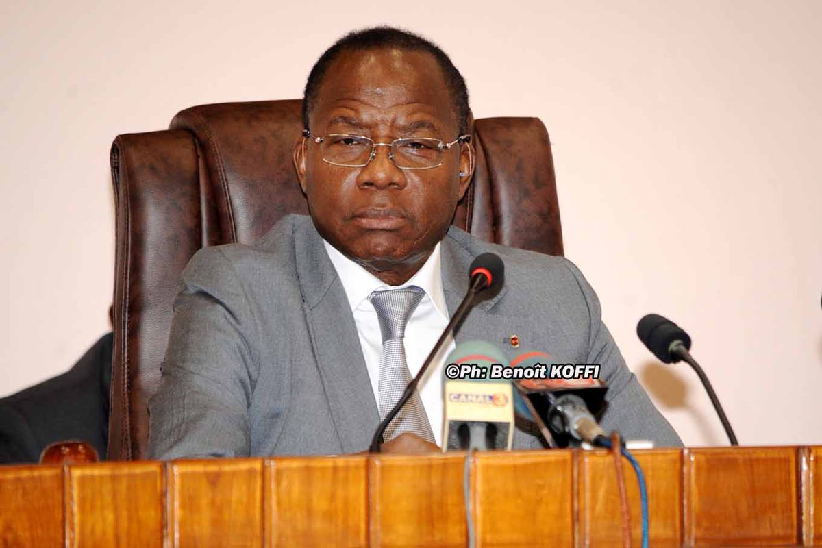 tacirsus's tweet photo. #Benin #Assembleenationale le président #HoungbedjiAdrien a confirmé cet après-midi qu'il reçoit les #centralessyndicales demain #vvaseho @Abpbj @ab_benin @BenotKOFFI1 https://t.co/CbIdBx4nQV