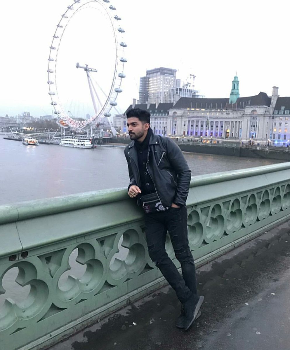 GurmeetCFTurkey's tweet photo. Guru London Eye ile😍😍mashallah adama❤❤ #GurmeetChoudhary #GurmeetInPaltan https://t.co/cgb3RNiwgV