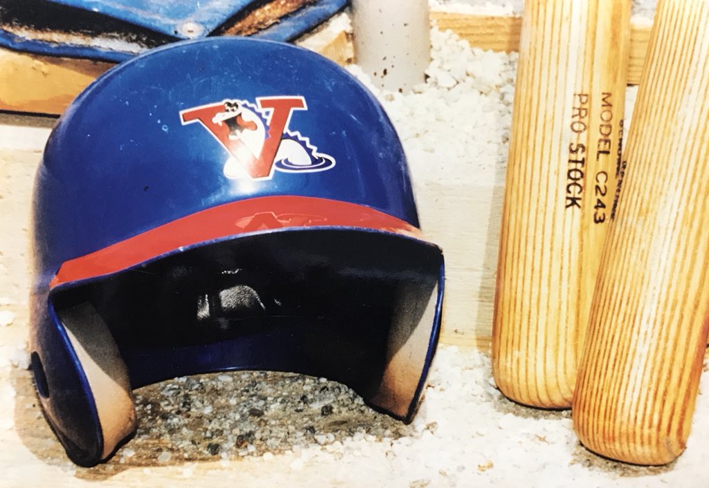 VTLakeMonsters's tweet photo. Then ➡️ Now #TBT 

#vtexpos #vtlakemonsters #monstersnation #milb https://t.co/pmd6ef03E7