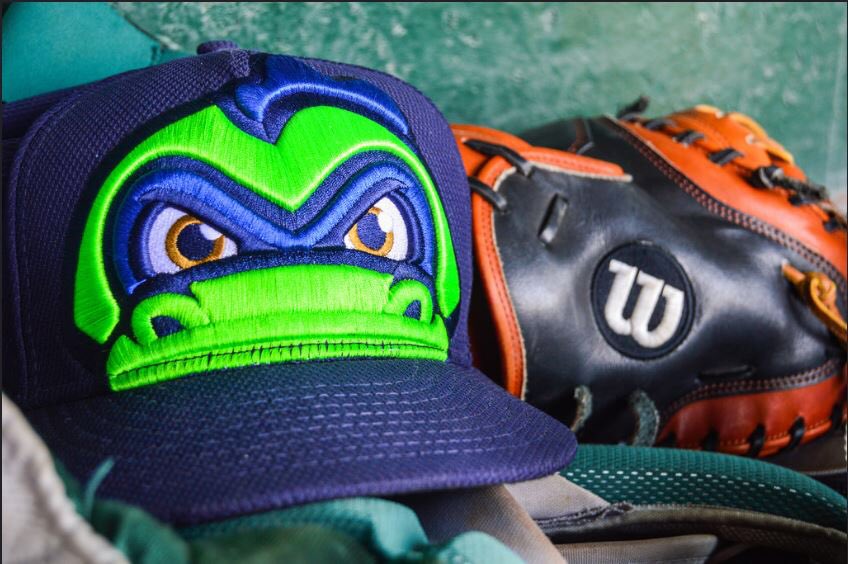 VTLakeMonsters's tweet photo. Then ➡️ Now #TBT 

#vtexpos #vtlakemonsters #monstersnation #milb https://t.co/pmd6ef03E7