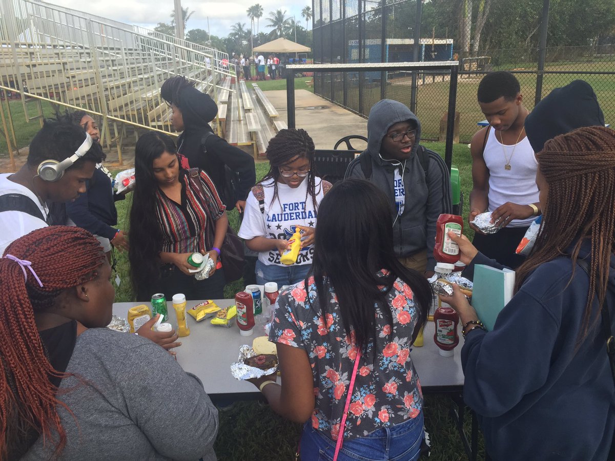 NewMePBRB's tweet photo. Beautiful students. #2018BBQ https://t.co/kaXvybUElo