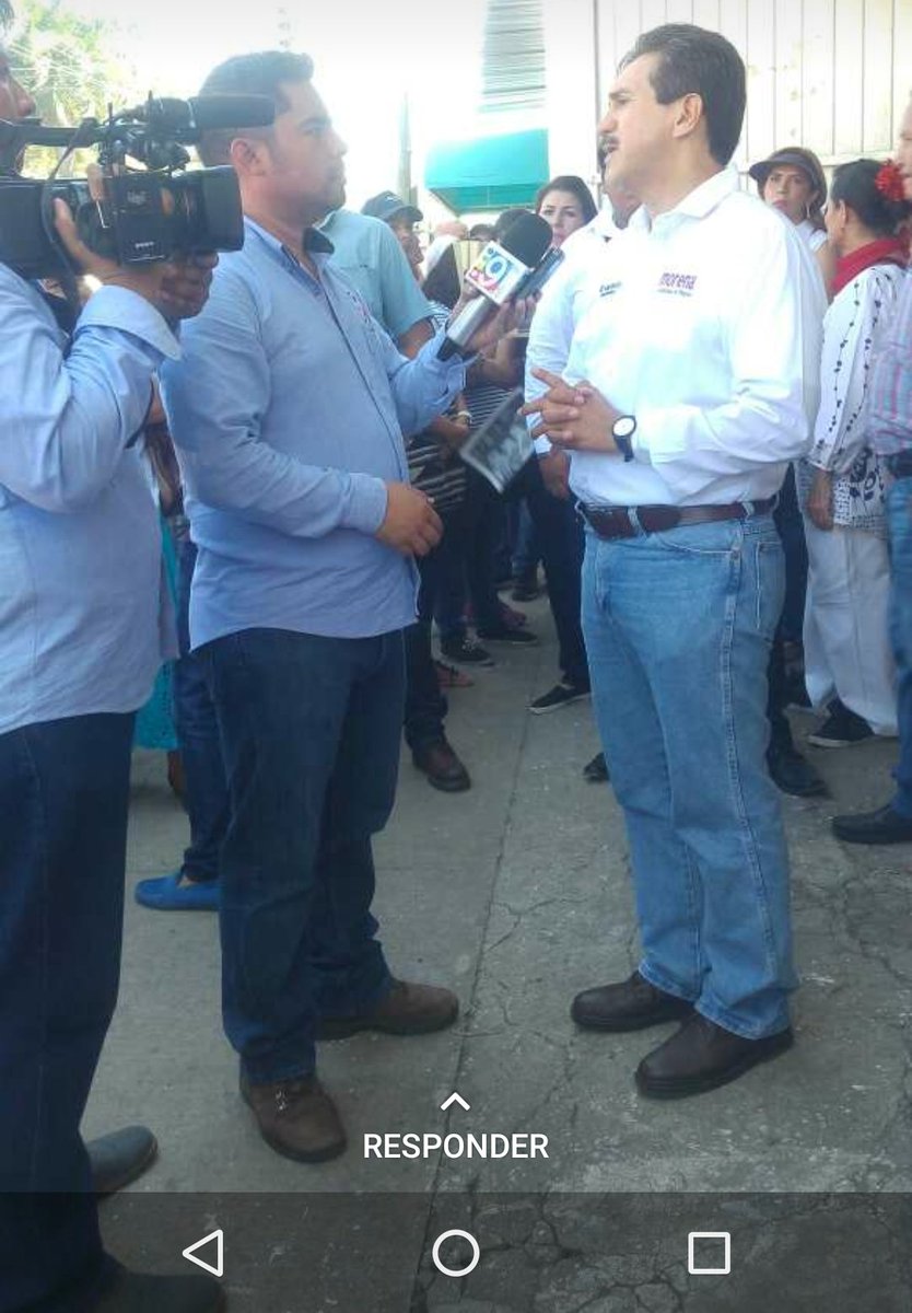 cronometromay's tweet photo. Se encuentra el lic @EvaristoHdzCruz acompañando al lic @adan_augusto en casa por casa @gonzalo_ruiz_g @HojasPoliticas @TabascoHOY @xevtfm @XEVATabasco @Jose_Lgg @Asi_declaro @cosapublica @jorgedelacruz99 @FelipeEladioMx @TorranoAcuna @ActMil @el_papiro https://t.co/olXz4AUfbh