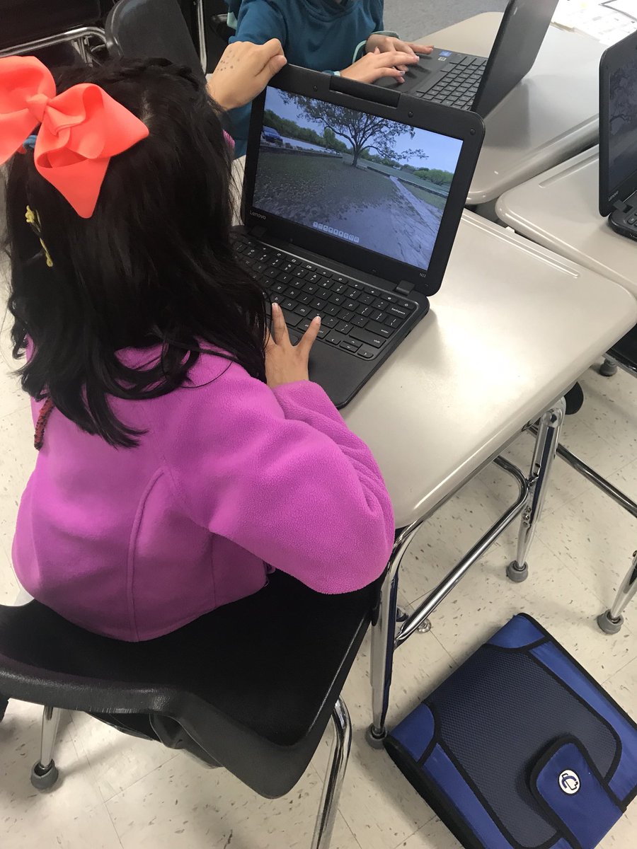 JFinstructTech's tweet photo. 4th grade students at #SantaFeElementary using their Chromebooks and 360 technology to go on Virtual a field trip. #virtualfieldtrip https://t.co/3BAnFIYoxs