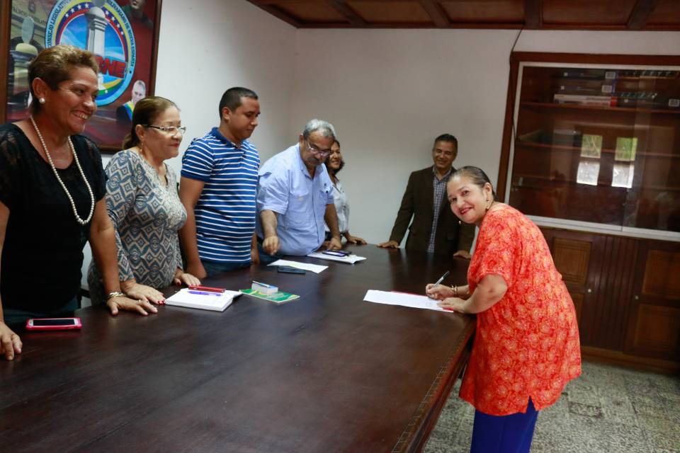 Juniorgpsuv's tweet photo. Hoy juramentamos a nuestros directores del Clebne. Hemos conformado un equipo de hombres y mujeres comprometidos con el desarrollo de #NuevaEsparta. ¡Venceremos! @NicolasMaduro https://t.co/iNszTR9CuR