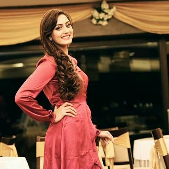 ParvatiVaze's tweet photo. #NewProfilePic https://t.co/IwIEDliB5v