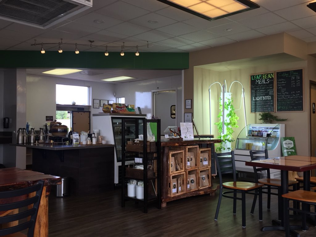 UNFOspreyClub's tweet photo. House of Leaf &amp; Bean off Beach Blvd. is owned and operated by a UNF Alum! Delicious organic food, tea, wine, beer and even a Zen room to relax (no phones allowed)! Be sure to check it out! https://t.co/sQh4lkGC07