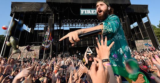 fusetv's tweet photo. .@LiveAtFirefly announced their 2018 lineup this morning, but let's #TBT to some highlights of our favorite performers and moments from #Firefly last year - https://t.co/WrG5MLx46X #Firefly2018 https://t.co/BaUBfGK3Zw