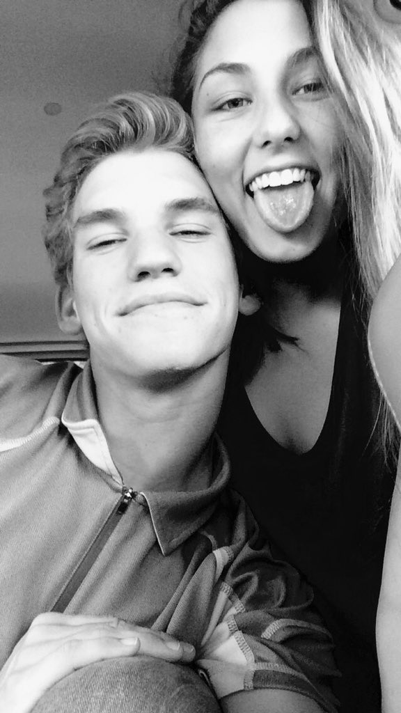 TheJaredAntle's tweet photo. Happy 19 to my favorite person of all time!!! 💙🎉 https://t.co/QllZpqGuHB
