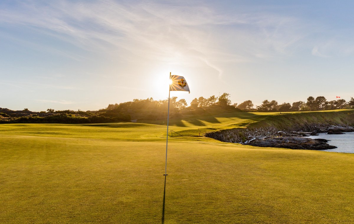 VGC1893's tweet photo. As snow lay on many courses across Canada, the members of VGC took to the links and on January 6th we saw Canada's first HOLE IN ONE and FIRST EAGLE of 2018 happen on one of our par 4 holes! #gottoloveVGC #victoriawinter #golf #golfyearround #holeinone #yyj https://t.co/PrOTzW9Uzv