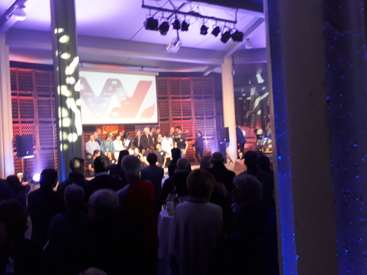 coachLEPENNEC's tweet photo. Soirée de clôture des championnats du monde #pau2017 #paucanoe https://t.co/ok6R3f10xg