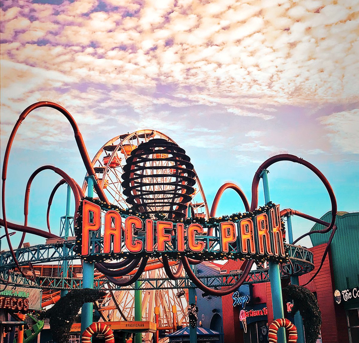 kcs____X's tweet image. 📍: Santa Monica Pier
🌅🎢🎡