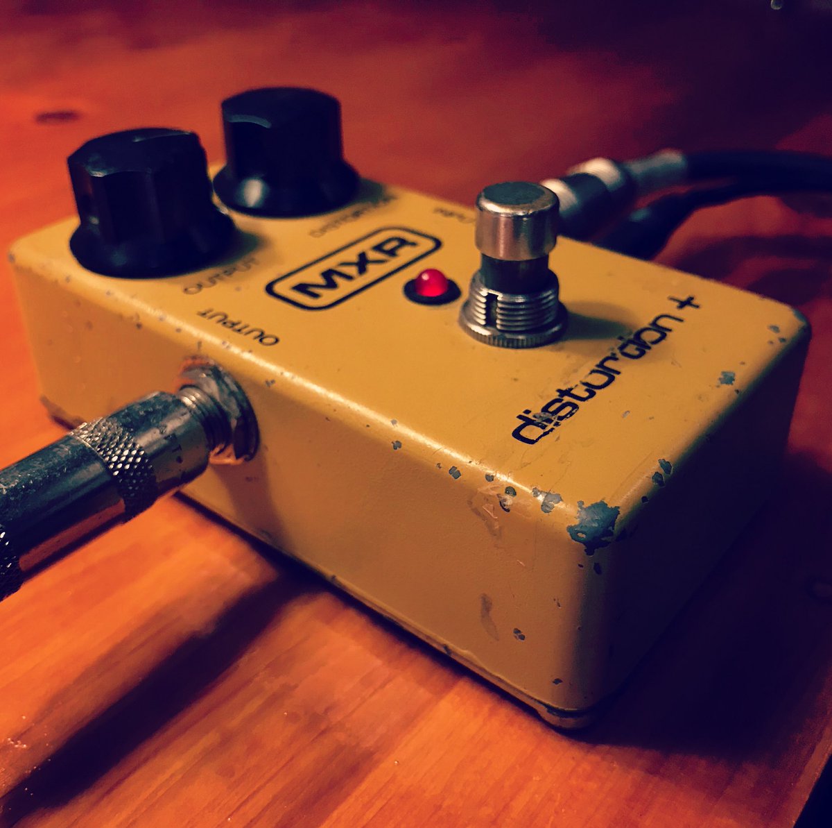 maurice_gene's tweet photo. This is my new but vintage MXR Distortion plus. It’s a distortion pedal originally designed in the 1970s with germanium diodes, capable of smooth overdrive sounds to more metallic crunch #mxrpedals #mxrdistortionplus #jerrygarcia #gratefuldead #randyrhoads #davemurray #thomyorke https://t.co/8A8wjqGPtl
