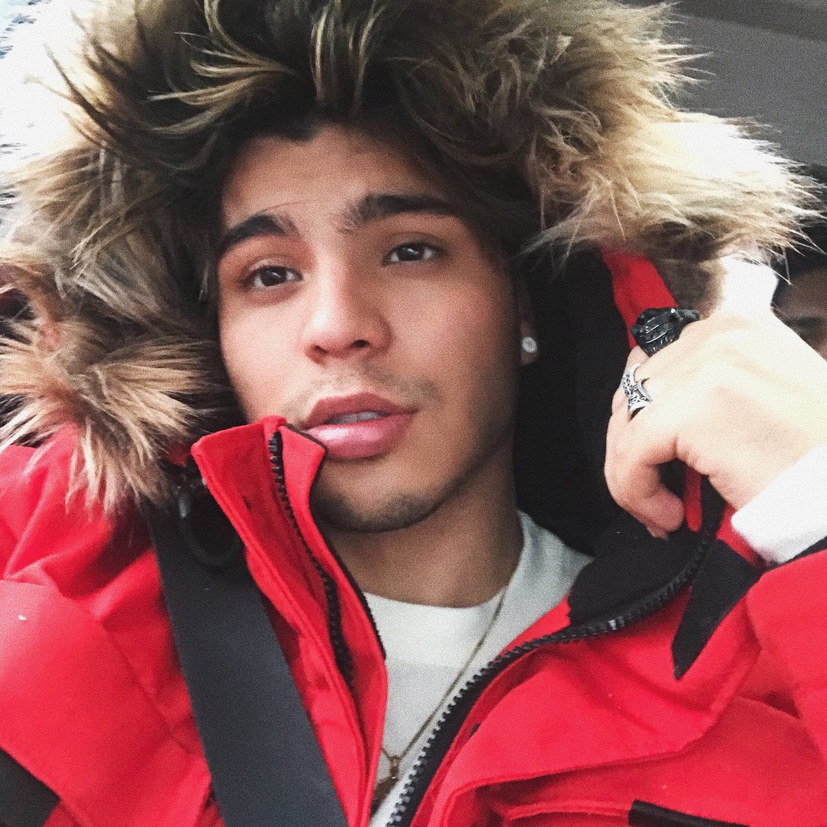 villalobossebas's tweet photo. hola, vine a dejar una selfie, chau https://t.co/mON5GDDSFk