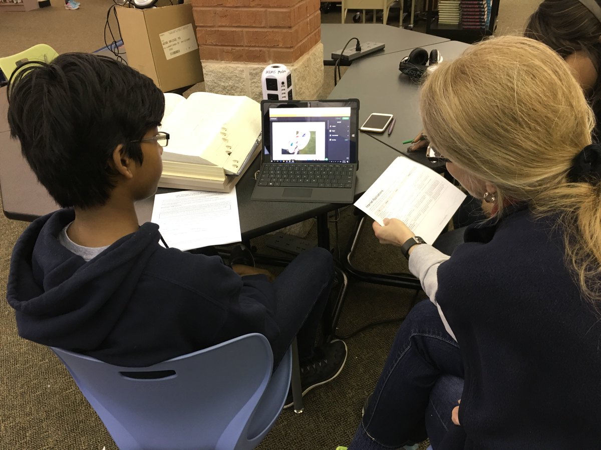 brownatwbms's tweet photo. WBMS Student Tech Fair - 15 kids going to county competition! #webbway #gamesapps #websites #fcstech2018 @webbbridge @WBMSprincipal @hurstwbmsap @mgarnerwbms @hoke https://t.co/vP3e40UYm5
