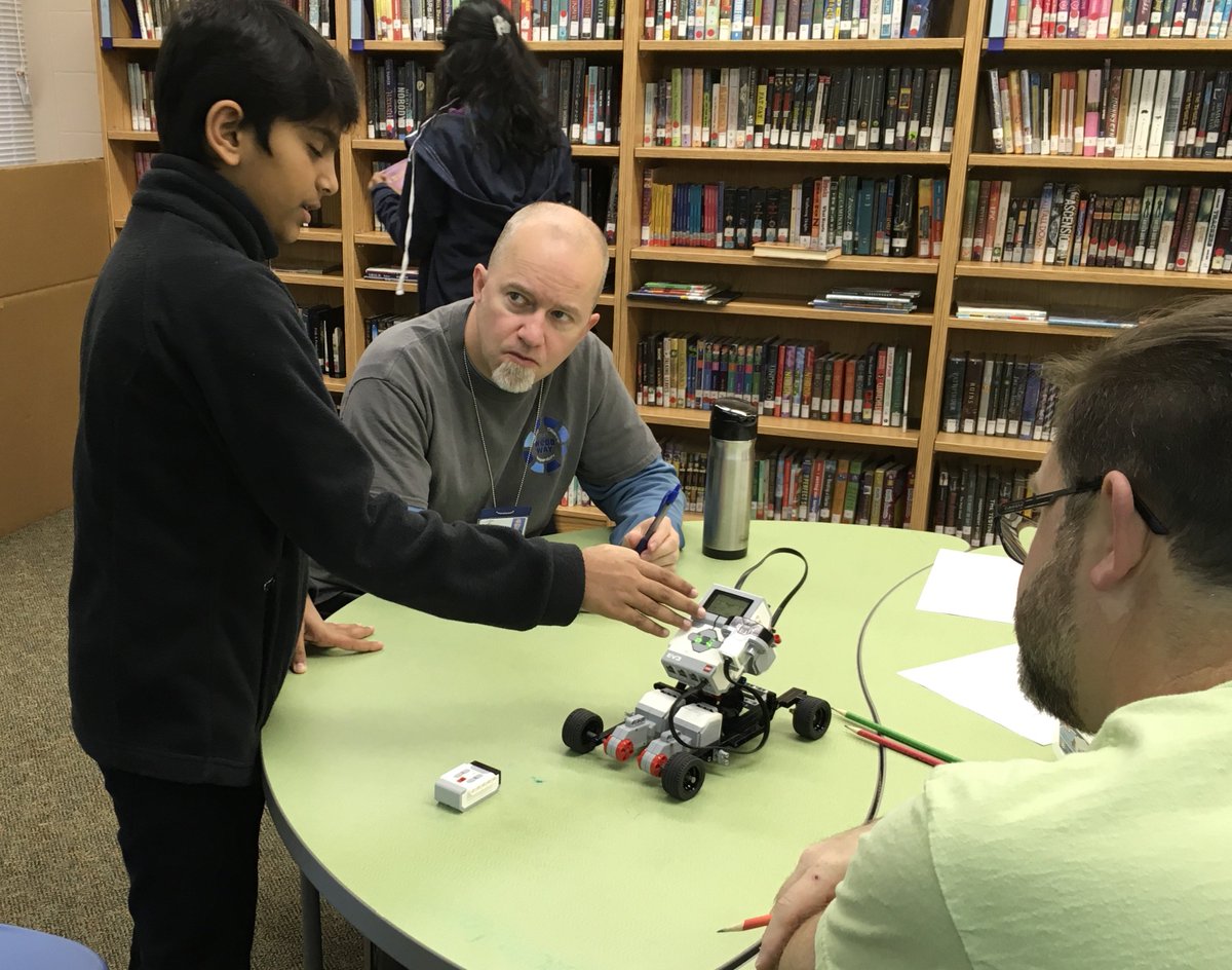 brownatwbms's tweet photo. WBMS Student Tech Fair - 15 kids going to county competition! #webbway #videoproduction #Robotics #fcstech2018 @webbbridge @WBMSprincipal @hurstwbmsap @mgarnerwbms @hoke https://t.co/N8nsgKmKnd