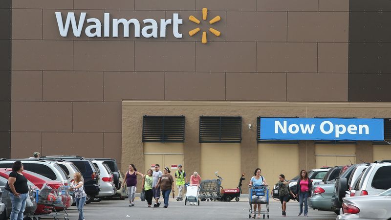 TheOnion's tweet photo. Wal-Mart Announces Plan To Slash Customers’ Throats https://t.co/aAwrLJS7ew https://t.co/0vVaf1S44N