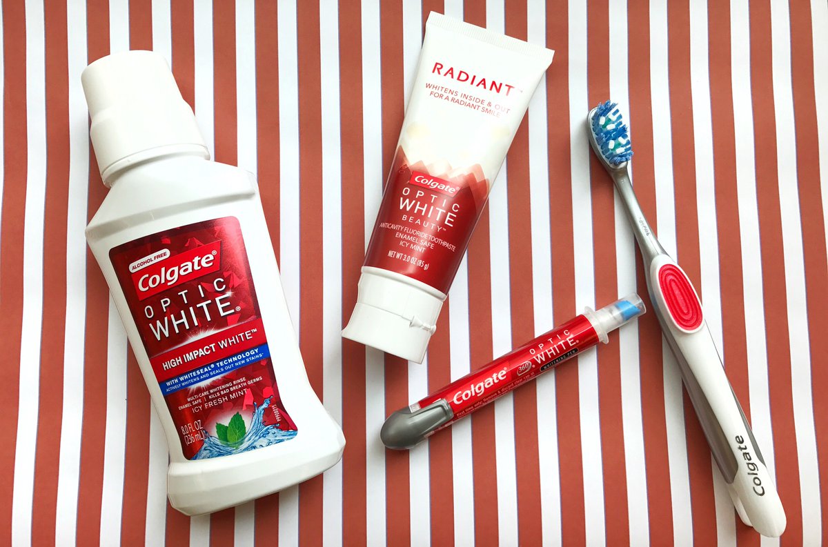 Want to keep your smile bright and white in 2018? RT for a chance to win the #OpticWhite regimen 😁