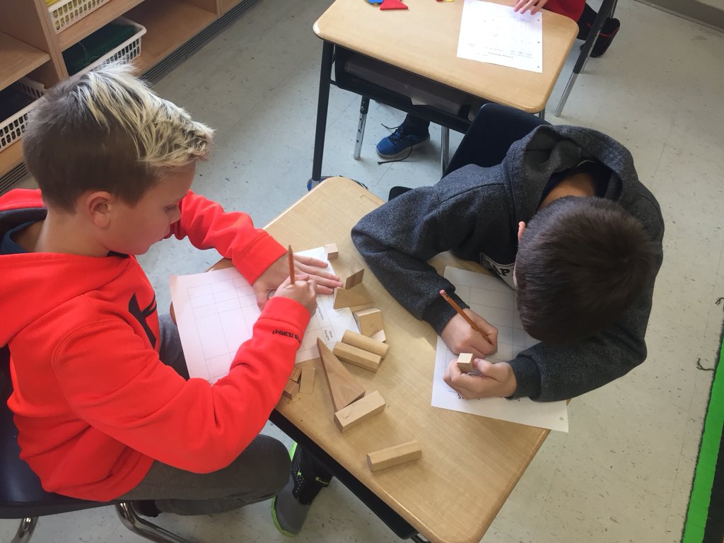 msphoebejones's tweet photo. We are exploring 2D and 3D shapes! Counting our vertices, edges, faces, and more! #mastersofmath #geometry https://t.co/7lC7RFNY0a