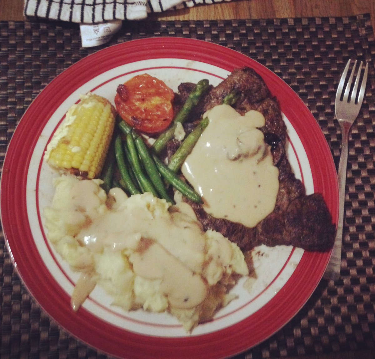 Hannahrodger95's tweet photo. I'm a sick cook... mmmmmnn #steak https://t.co/HxoBXGwSUR