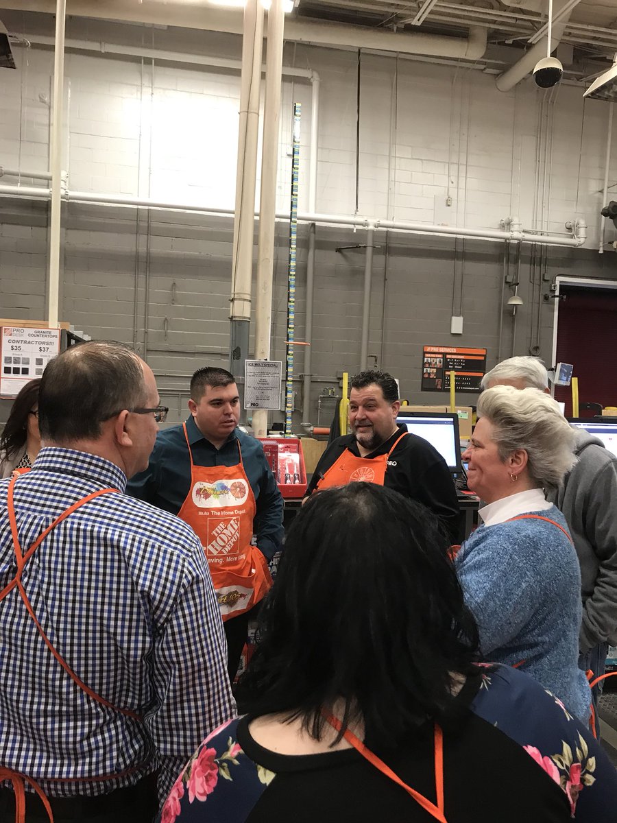 HDWRHRD_MA's tweet photo. Domenic Robb (NJM) digging into Order Pick Up during his EP Walk in the Riverhead Store 1222! “Have we met YOUR online pickup expectations today?” @LemmaTony @Mcgalec99 @BejnaJim https://t.co/tDtGkCCqPs
