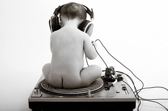 DMCworld's tweet photo. #TeachThemYoung #BornToDj
Protect your turntables from dust, spills & other particles!
DMC slipmats are made from highest quality, hard wearing, dependable felt. The world's no.1 slipmat supplier.
Ebay store: https://t.co/YDNYWeAENZ https://t.co/y26cz6zrK8