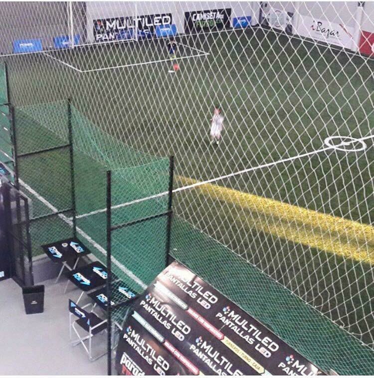 paradafutbol's tweet photo. #unlugardistinto  

Todo en un mismo lugar 

Cancha de fútbol de Cesped sintética y cancha de pista !!!⚽️🏆🎉

Arma el tercer tiempo en nuestro resto bar con amigos 🍕🍟🍔🍻

Reserva tu cancha al:
4225 1613
1131983329

Los esperamos https://t.co/RuCpo4hMZW