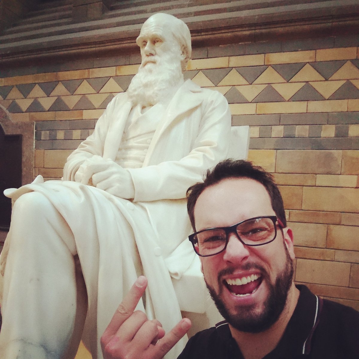 42Reasonstohate's tweet photo. You my boy, Darwin... You my boy! #naturalhistorymuseum #darwin #charlesdarwin #science #evolution #london #scigasm #scigasmpodcast https://t.co/TqrL8irV0e