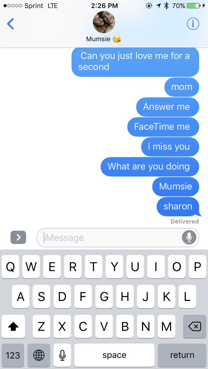 marbeds's tweet photo. does anyone else have conversations like this with their mom or is it just me. #foreverignored https://t.co/Tz4oEEw8Bn