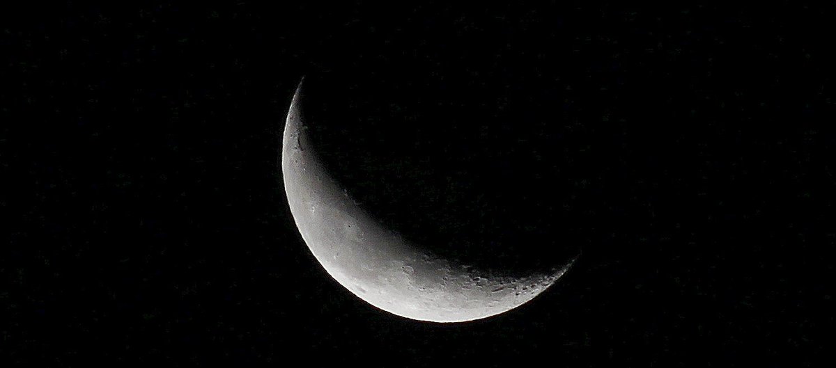 todaymoon_pic's tweet photo. 🌃 오늘의 달

ISO 100, 1/30, F 9.0 https://t.co/xW2H4lPrE1