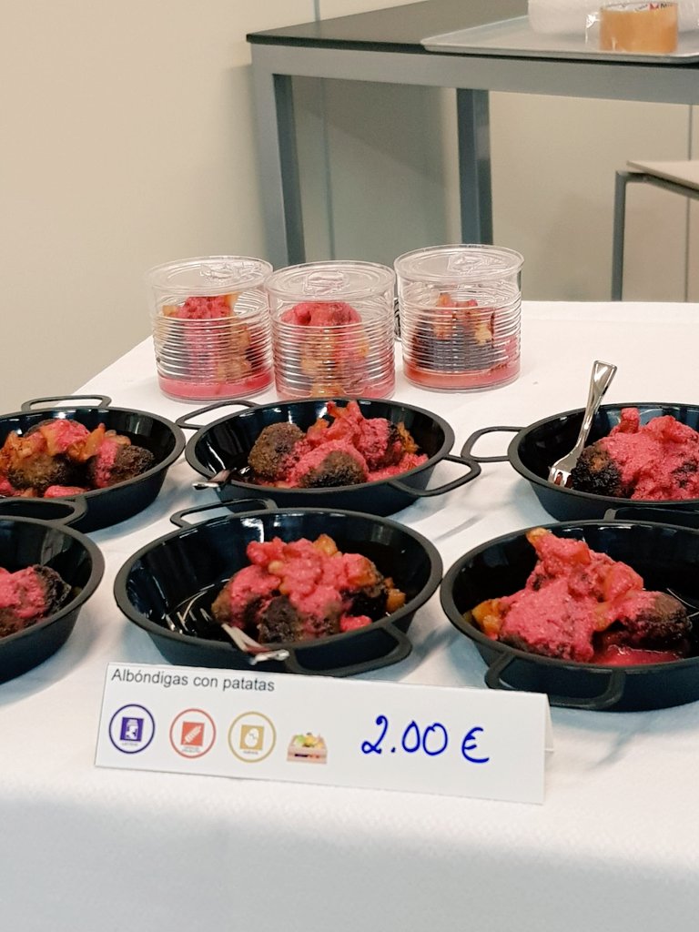 TramPops_'s tweet photo. Una venta más de nuestros productos que engañan a la vista de nuestros clientes 🍴
👍🏻❤️😏 #ikasenpresa @ostalaritzagal @Ekingune https://t.co/Ggs4RWr0RE