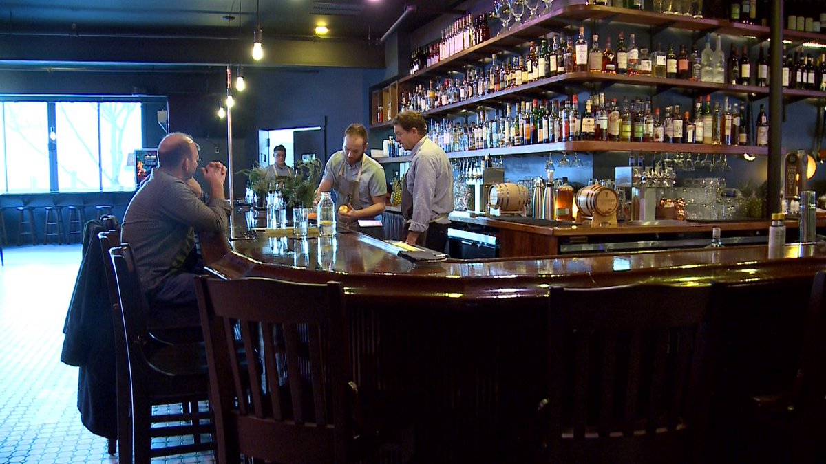 NHChronicle's tweet photo. There's two new restaurants that have #PortsmouthNH mouths watering! Tune in tonight and grab a bite at @nibblesworthNH and The Wilder. Join us at 7:00. https://t.co/FdaYHVLssG #NH https://t.co/JXMxMdE08W
