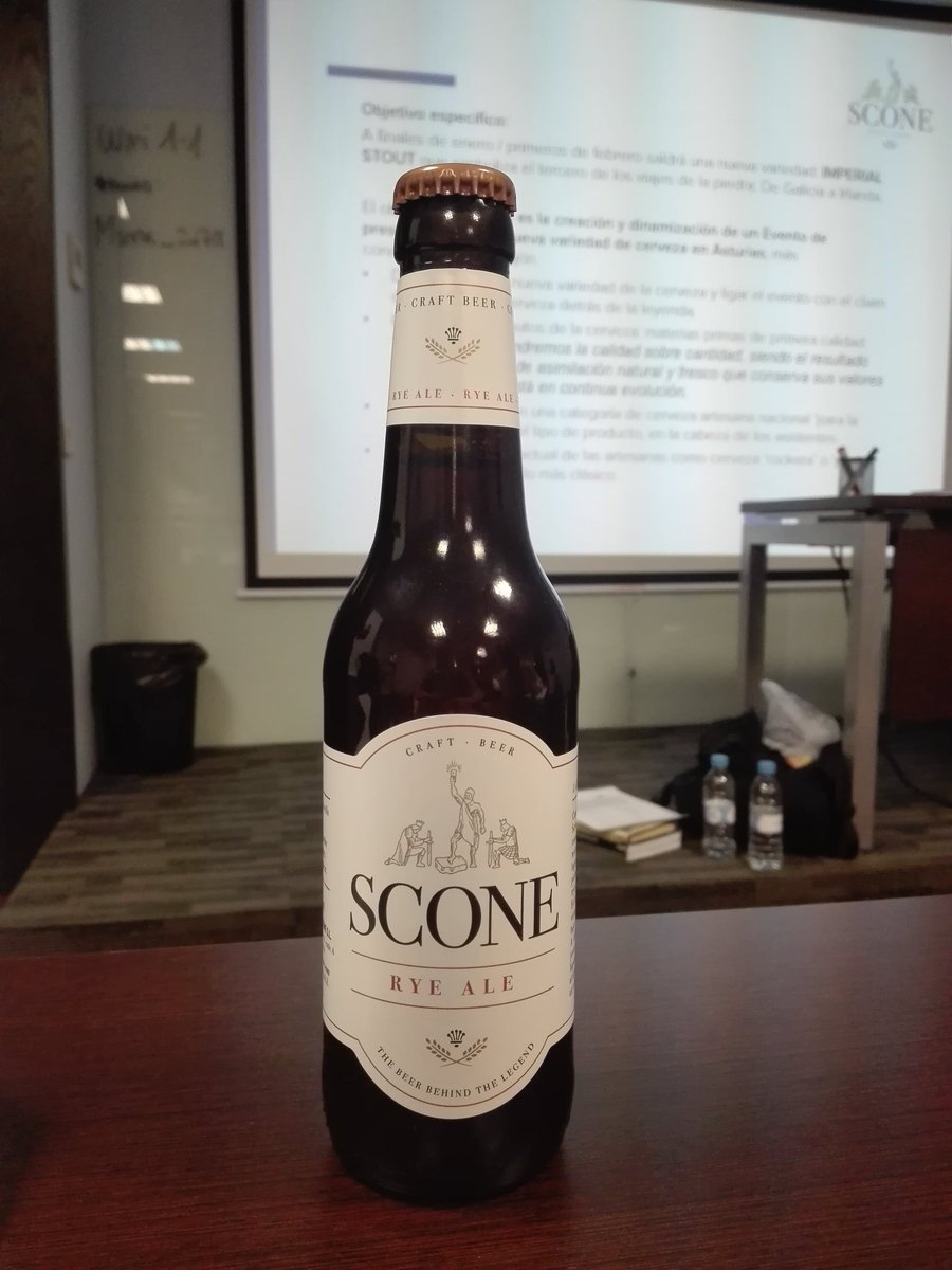 mart_gs's tweet photo. Cerveceando en @MSMK_ con la @cervezascone y @jcortecero. Behind the Legend, Beyond the Brief... https://t.co/6XOGPUAU86