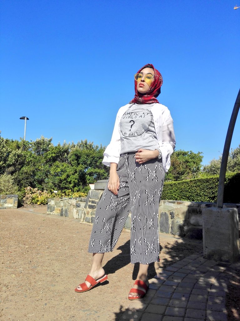 LittleMMBlog's tweet image. 🍊
.
.
.
@third_eyewear 
@MRPfashion 
#ootd 
#Hijabi 
#modesty