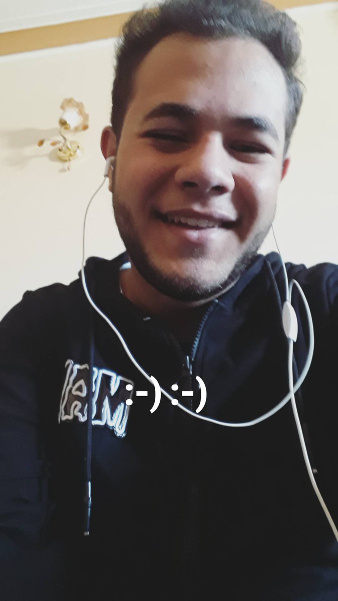 Muhamedfhegab's tweet photo. الصور الاقرب لي قلبي تقريبا اكتر صور ضحكت فيها من قلبي ❤💜😍 https://t.co/ARSap5KuOp