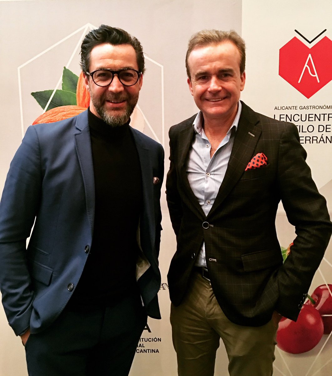 Muy grande <a href="/QiqeDacosta/">Quique Dacosta 🪼🍊</a>, presentacion de Alicante Gastronómica. I Encuentro Estilo de Vida Mediterráneo en IFA