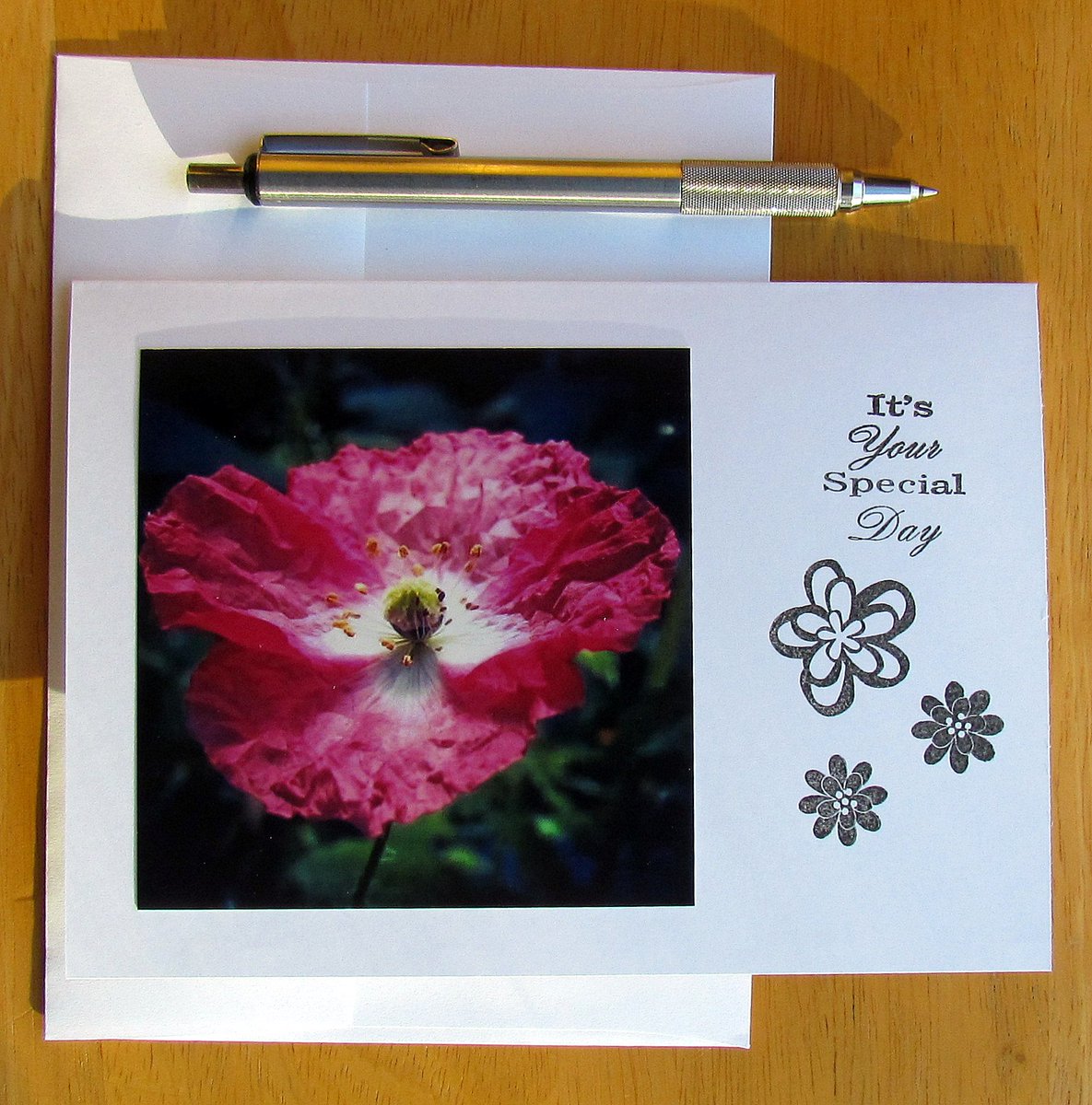 JekneeG's tweet photo. Don't forget their special day... JennysrainbowPhoto on Etsy #handmadecards #etsy #etsyshop #etsyseller #photography https://t.co/lCJhg68O50 https://t.co/86TWISR3dh