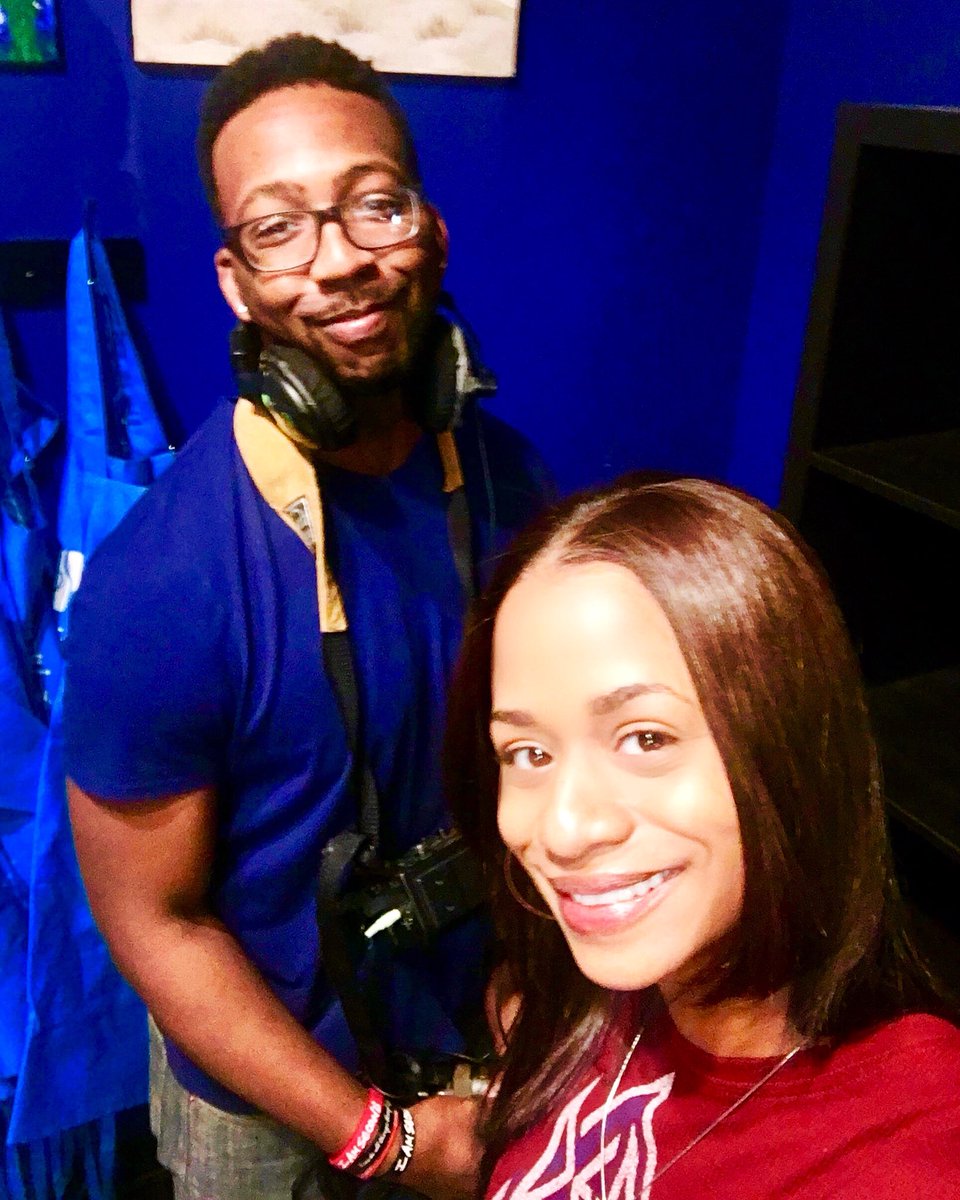 What’s good #bts w| <a href="/branue/">xamad</a> #onset <a href="/loveindaylight/">lila 🌼</a> #filmmaking #wassup #smile #photography #castmember #crew #doitall #actor #filmfun #picturetime #onthemic #sound #meninfilm #friends #lastday #setlife #studio time #thatsawrap 🎬