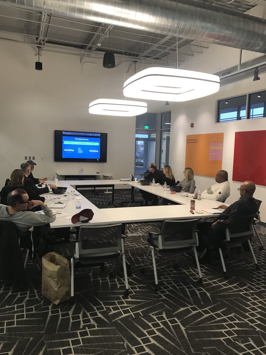Need an offsite location for your next meeting? Check out the Avanti for your next event! #headquarters #coworking #teambuilding #continuingeducation #southbend