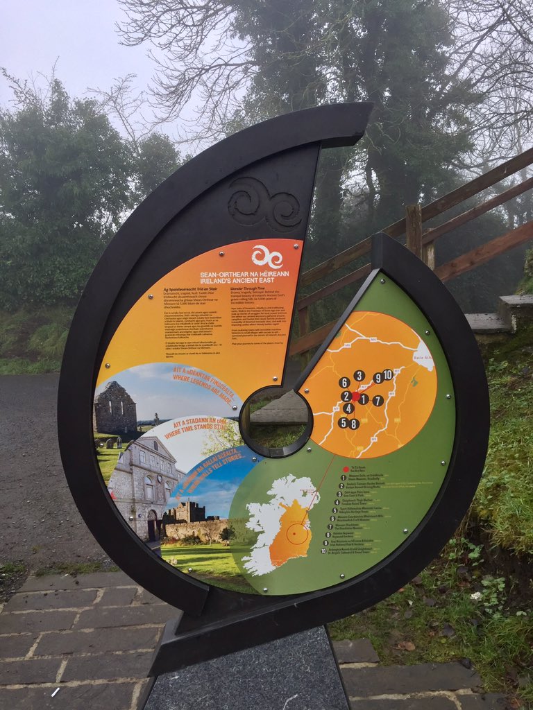 ShaneRaftery's tweet photo. My first visit to a foggy @RockofDunamase in @ancienteastIRL today was eery but breath taking #WanderThroughTime #CastlesAndConquests #VisitLaois https://t.co/wpk0Hrps1u