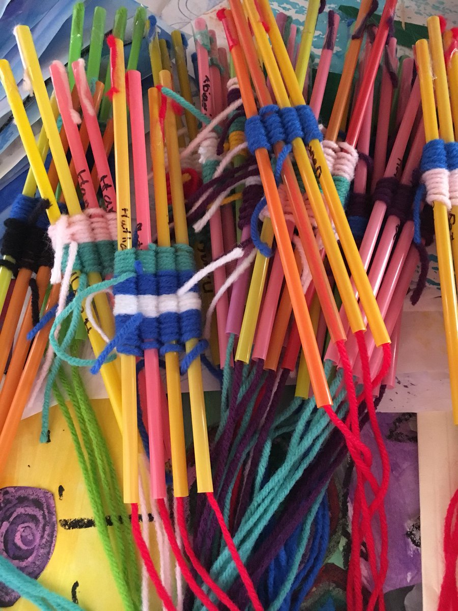 charistaylorART's tweet photo. Take it and weave it!  #rbesgameon #ComalFineArts #overunderoverunder #pattern https://t.co/1kwmrsLUDn